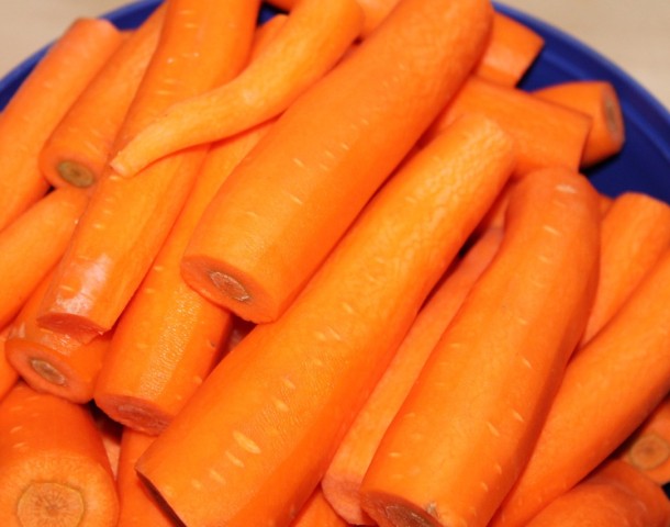 Bild 3: Karotten gehören zu einem Schonkost Menü, aber dann geraspelt und gekocht.
