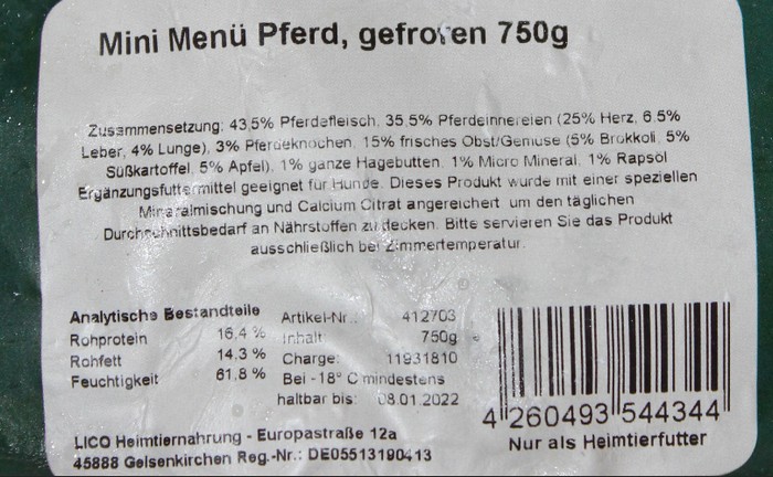 Die Inhaltsangaben des Lico Nature Mini Menü Pferd auf der Packung. (Foto: Vivian Hinz)