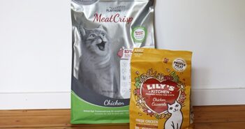 Lily’s Kitchen Chicken Casserole im Katzenfutter-Test und Vergleich 2022 (Foto: Leonie Priess)