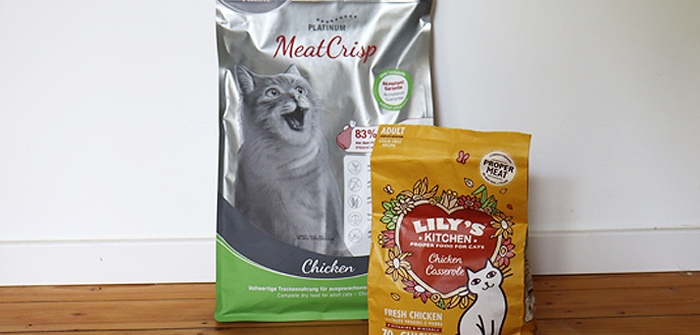 Lily’s Kitchen Chicken Casserole im Katzenfutter-Test und Vergleich 2022 (Foto: Leonie Priess)